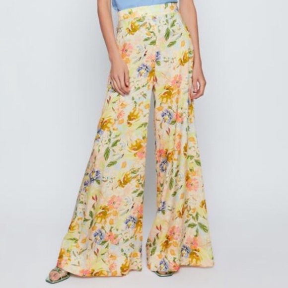 Zara Pants - ZARA floral print flare high waisted pants XS